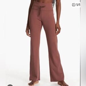 Vuori Women’s Daily Wide Leg Pant - NWT size small